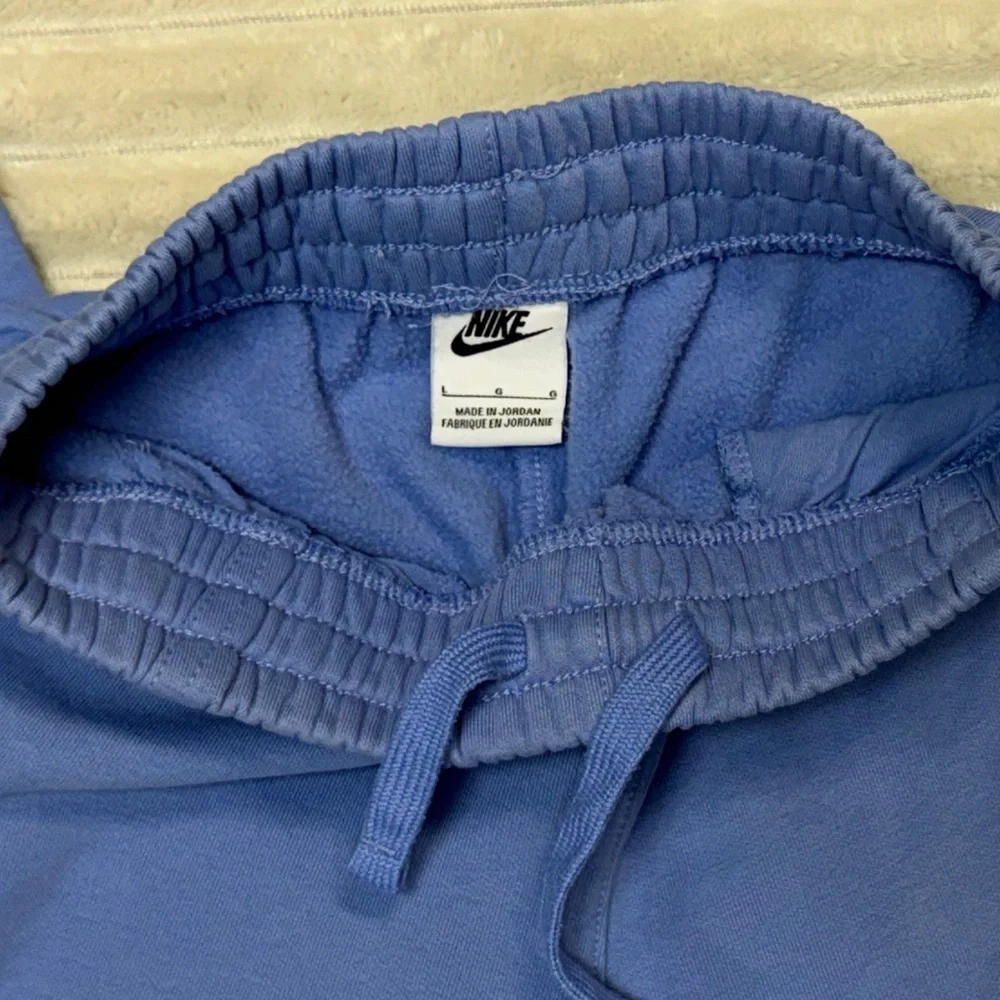 Nike: All Kids Fit Sportswear Club Fleece Joggers in Comet Blue & White, Size L